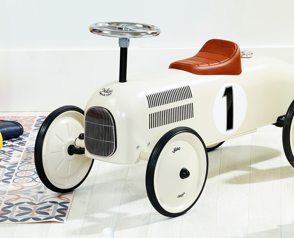 Vintažinė metalinė paspiriama mašinėlė (kreminė balta)