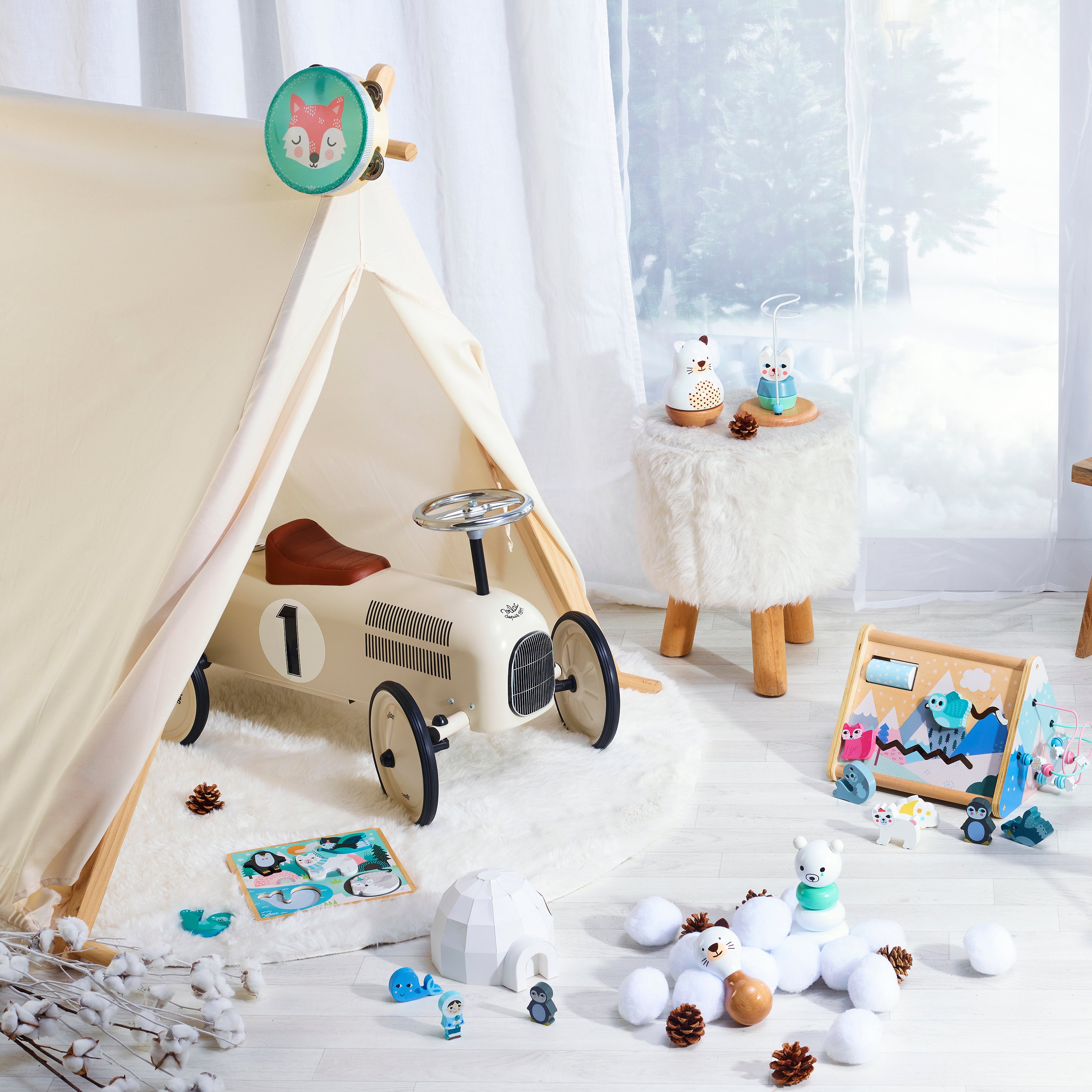 Vintažinė metalinė paspiriama mašinėlė (kreminė balta)