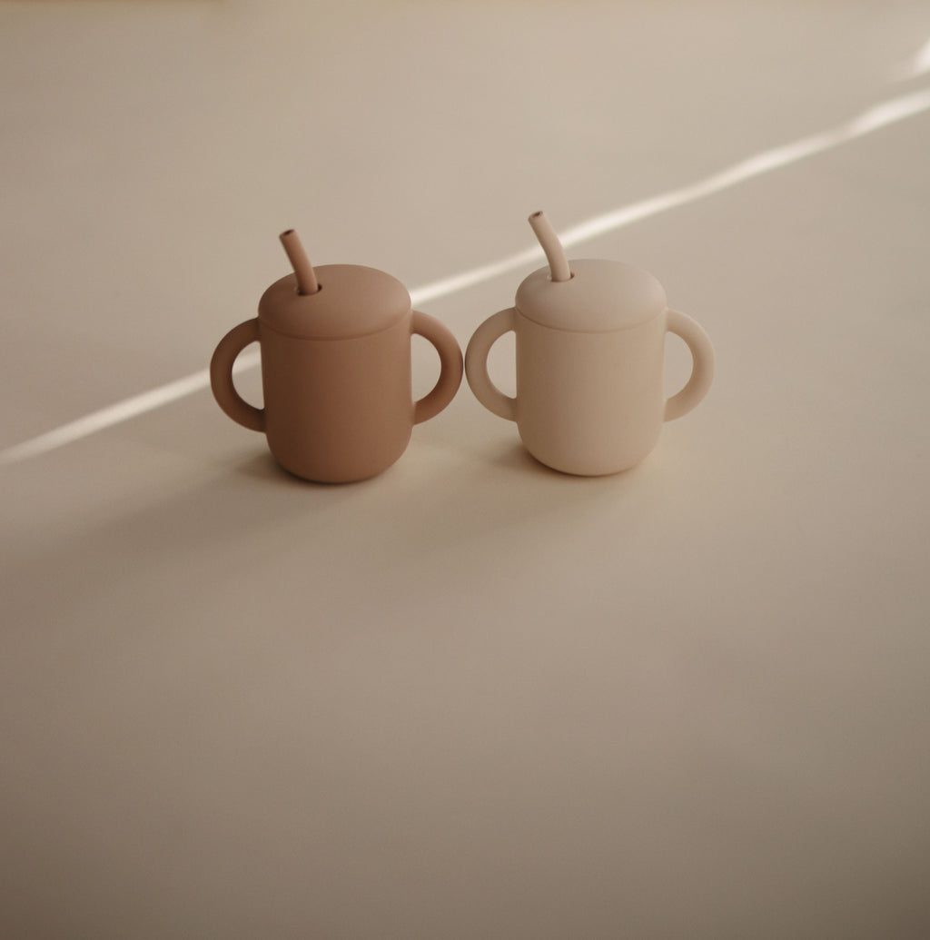 Silikoninis mokomasis puodelis su šiaudeliu „Training Cup + Straw“ – Natural