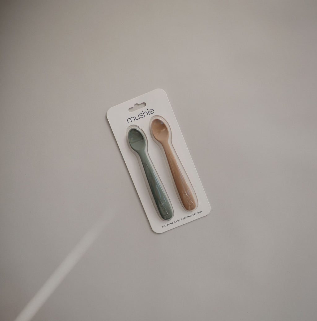 Silikoniniai maitinimo šaukšteliai „Feeding Spoons“, 2 vnt. – Blush/Shifting Sand