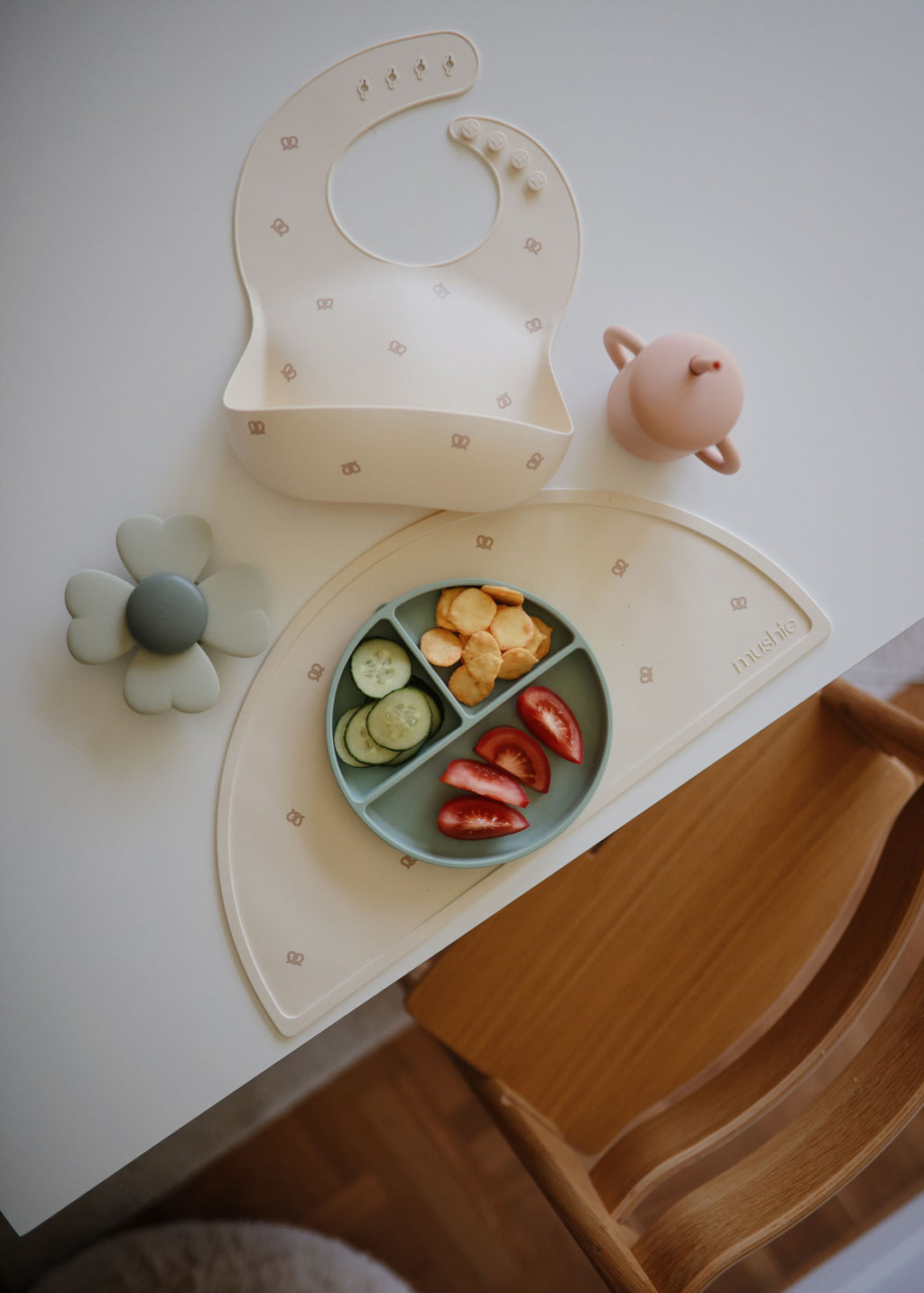 Silikoninė lėkštė su siurbtuku „Suction Plate“ – Stone