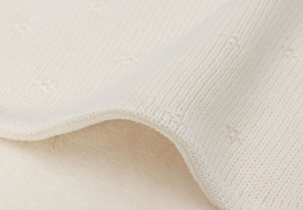 Megzta antklodė 75x100cm Cosy Knit, dramblio kaulo spalvos