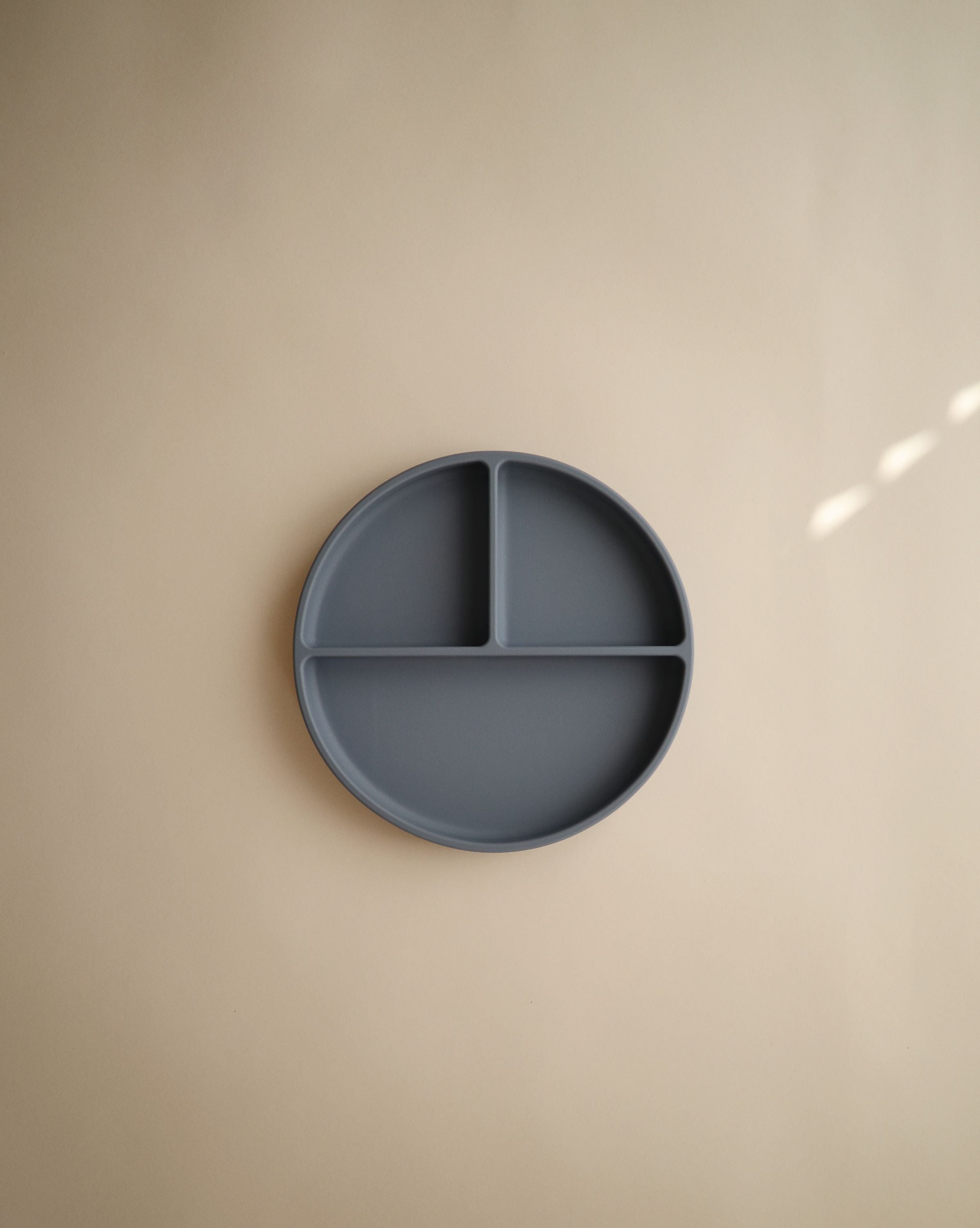 Silikoninė lėkštė su siurbtuku „Suction Plate“ – Stone