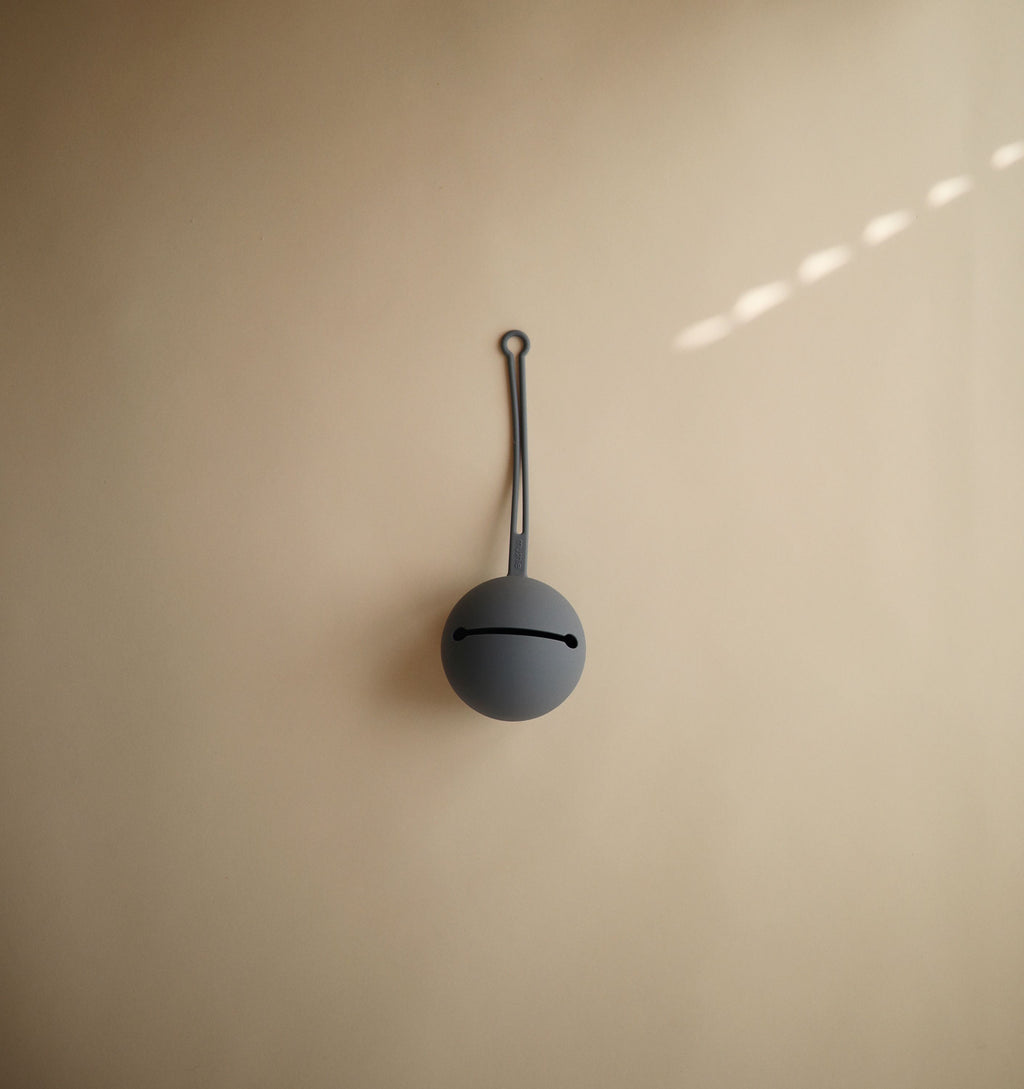 Čiulptukų silikoninis dėklas  - Pilkai rusva