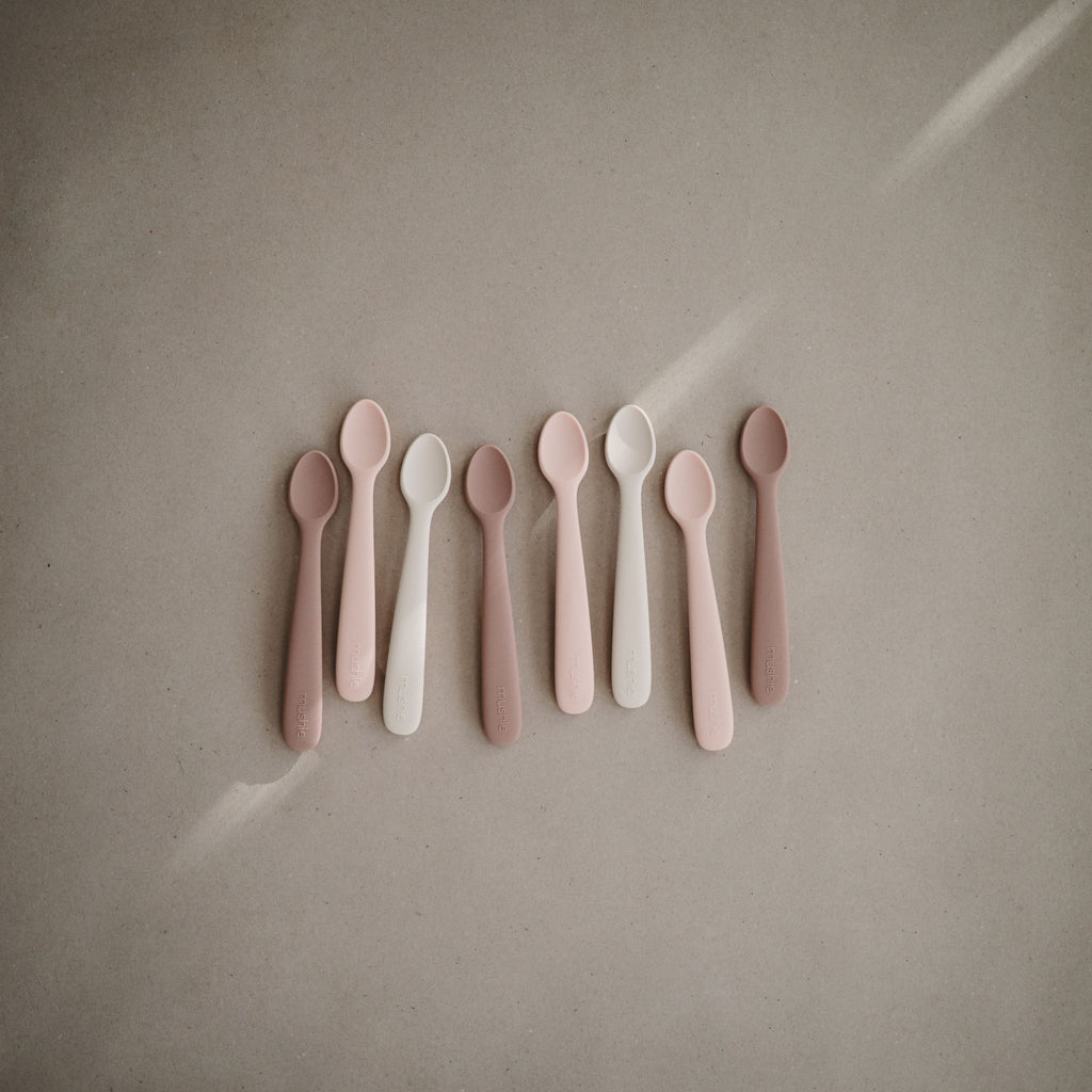 Silikoniniai maitinimo šaukšteliai „Feeding Spoons“, 2 vnt. – Blush/Shifting Sand