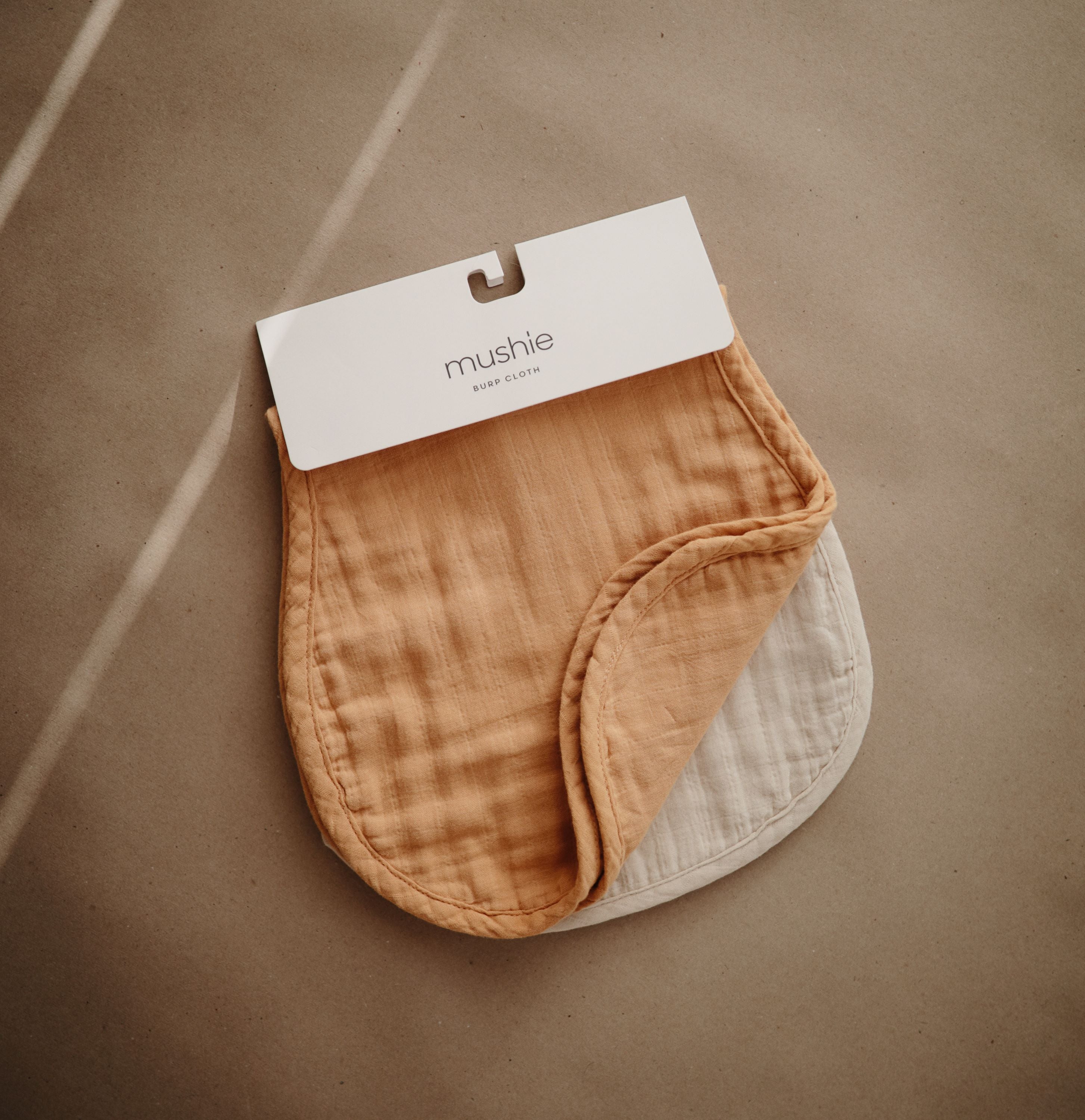 Mushie seilinukai nuo atpylimo „Burp Cloth“, 2 vnt. – Fall Yellow/Fog