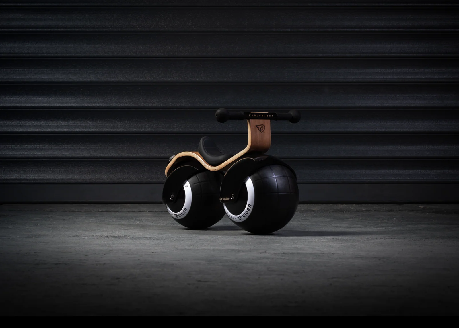 Early Rider Bella Velio balansinis dviratukas 10-24 mėn. Juodas