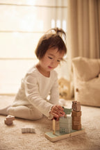 Medinis dėliojamas bokštelis, įvairiaspalvis