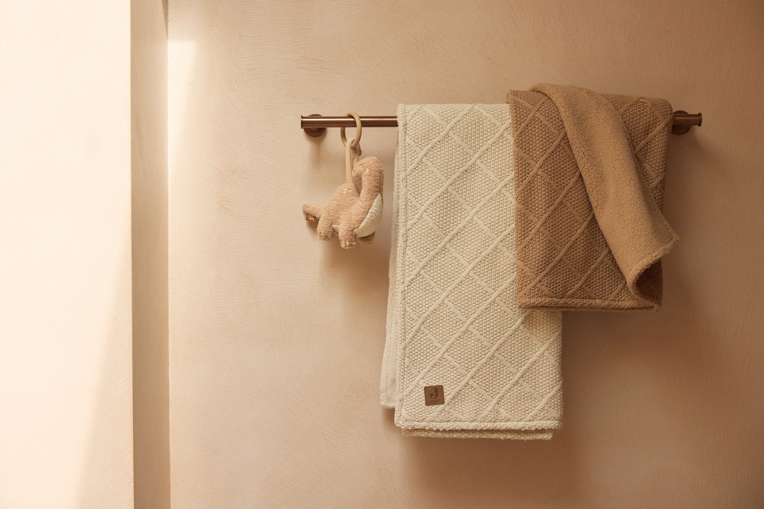 Vežimėlio pakabinamas žaisliukas, įvairiaspalvis