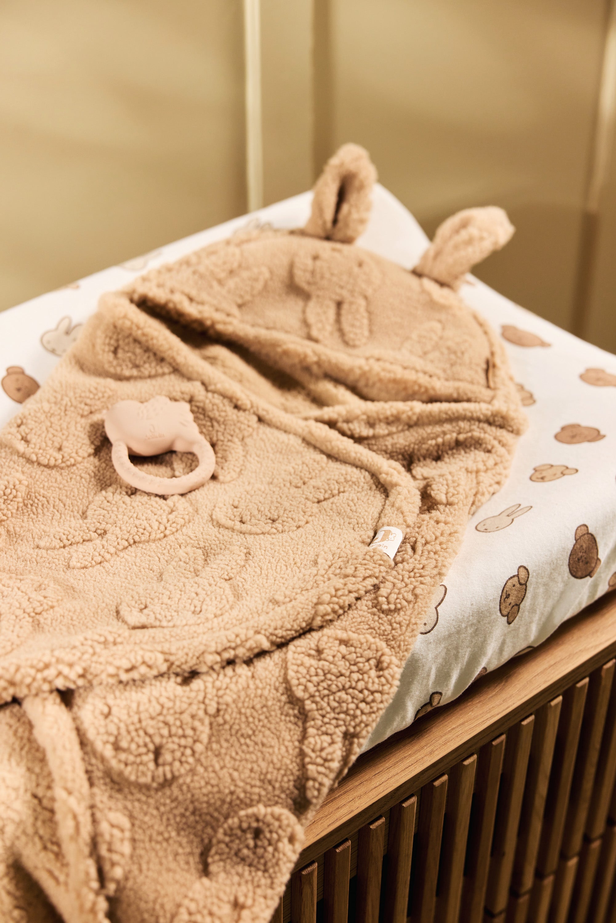 Vystymo antklodė „Miffy Jacquard Teddy“, biskvito spalvos