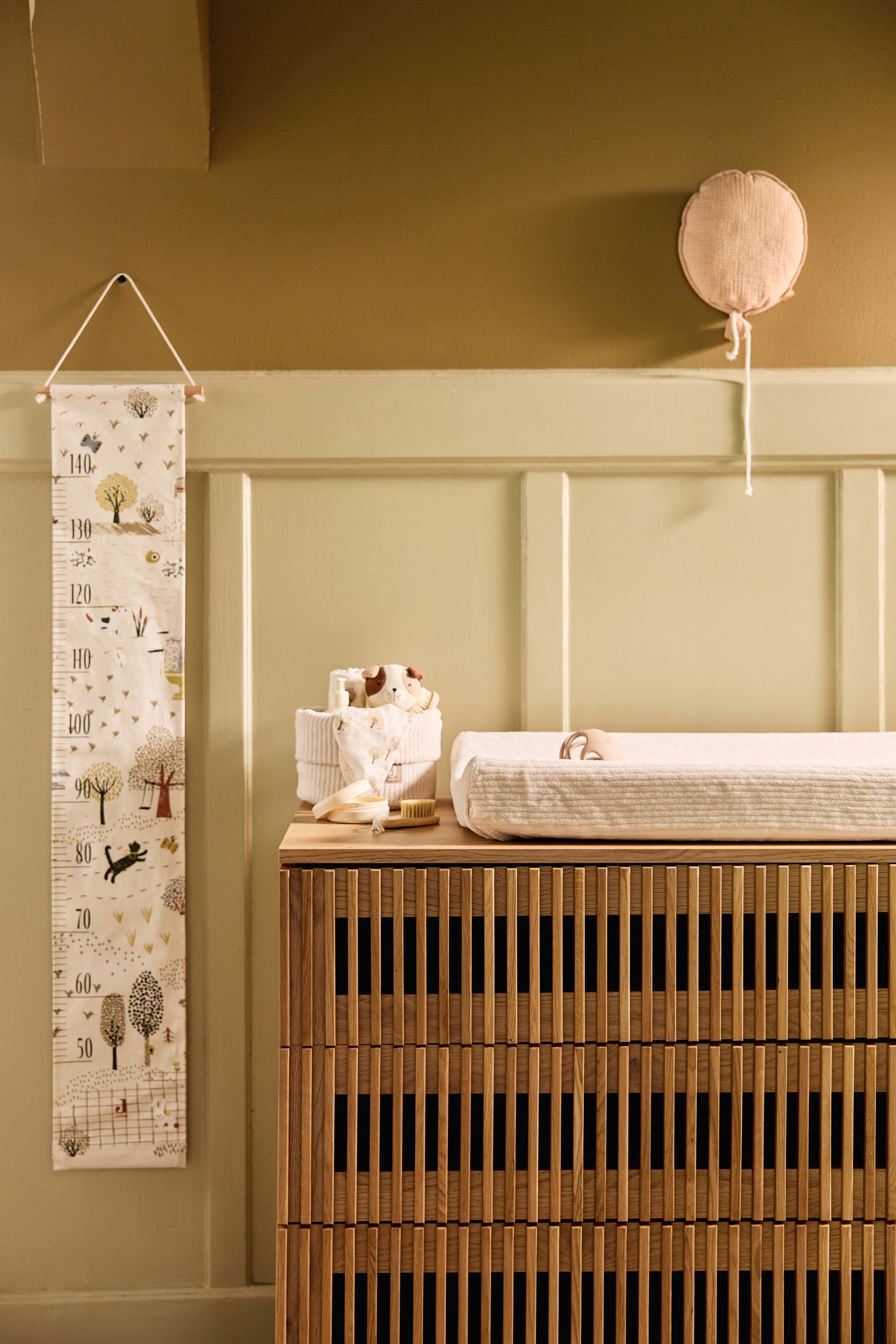 Vystymo stalo krepšelis „Cloudy Rib“, avižinės spalvos