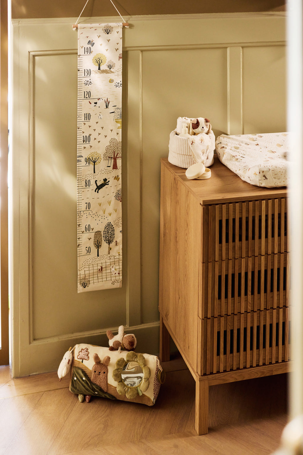 Vystymo stalo krepšelis „Cloudy Rib“, avižinės spalvos