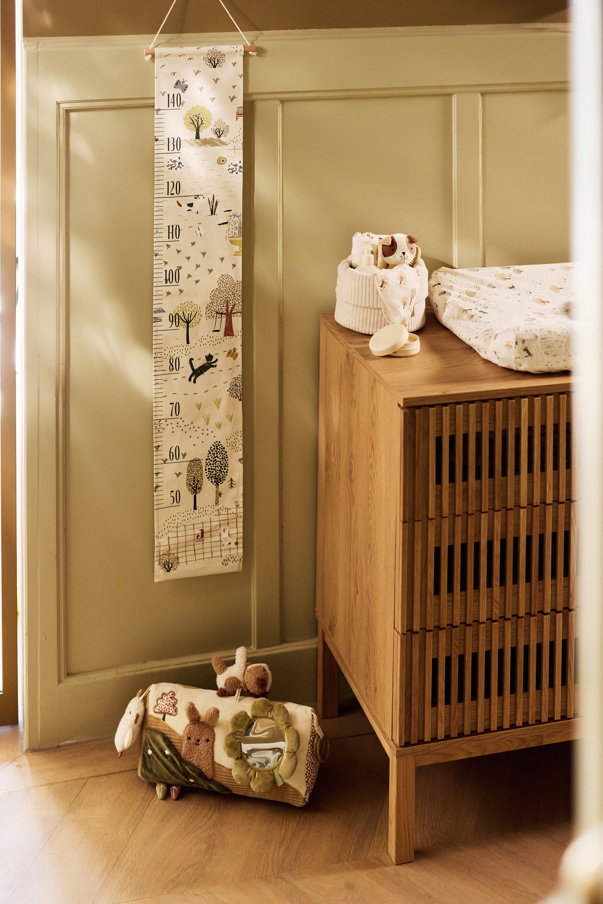 Vystymo stalo krepšelis „Cloudy Rib“, avižinės spalvos