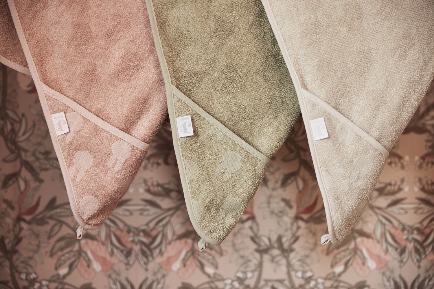 Rankšluostis su gobtuvu 75×75cm (frotė) „Miffy Jacquard“, nougato spalvos