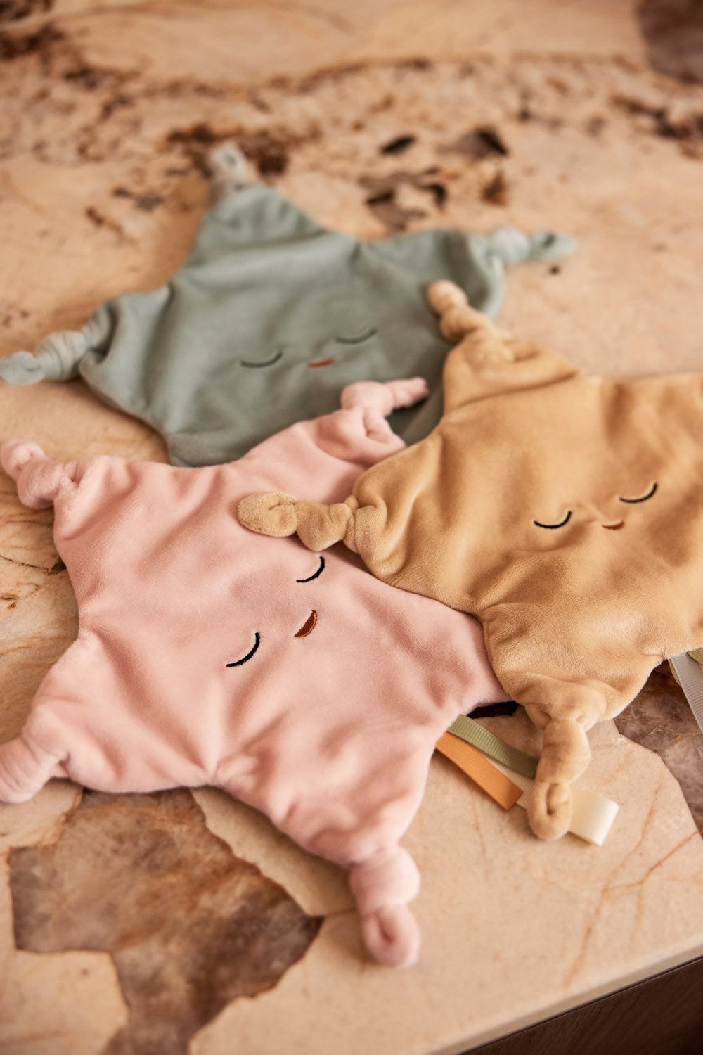 Čiulptuko skarelė „Little Star“, biskvito spalvos