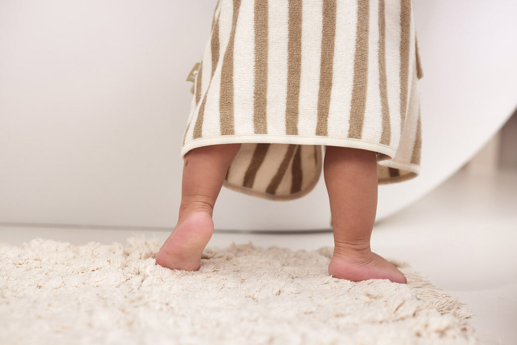 Vaikiškas chalatas 3–4 m. (dryžuotas) (frotė) (GOTS), alyvuogių žalios spalvos