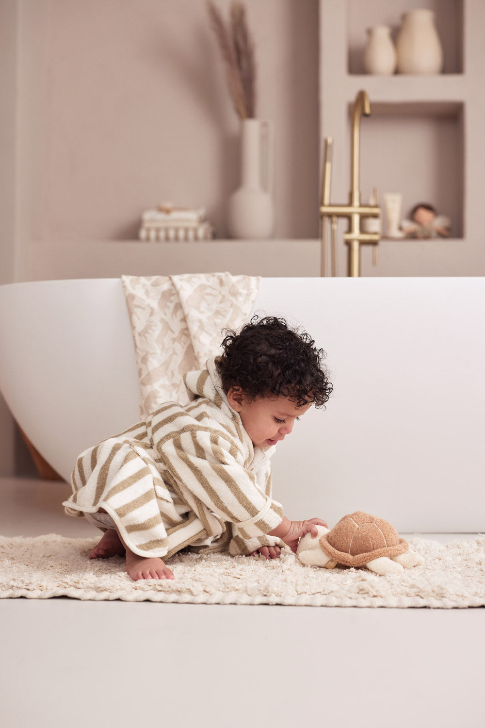 Vaikiškas chalatas 3–4 m. (dryžuotas) (frotė) (GOTS), alyvuogių žalios spalvos