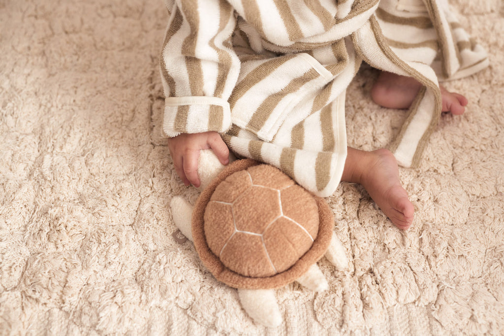 Vaikiškas chalatas 3–4 m. (dryžuotas) (frotė) (GOTS), alyvuogių žalios spalvos