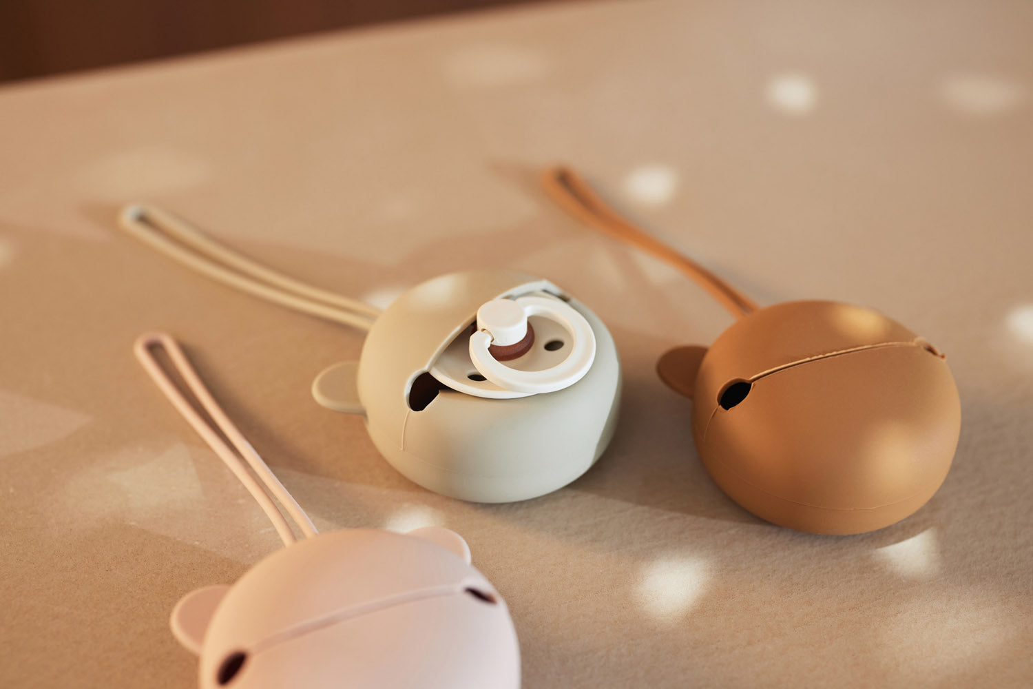 Silikoninis čiulptuko dėklas Ø 7cm, alyvuogių žalios spalvos