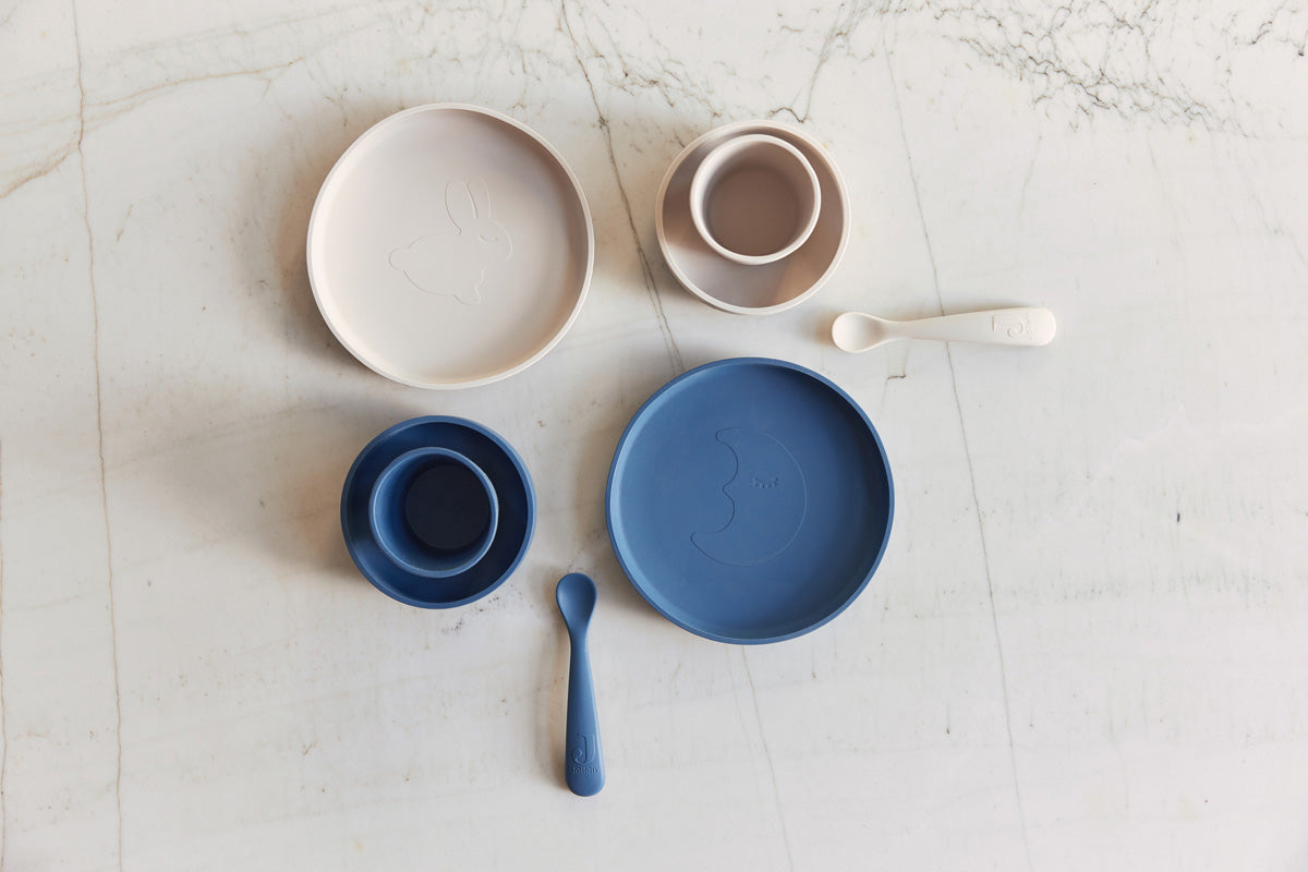 Vaikiškas silikoninių indų rinkinys, 4 vnt., audros pilkos spalvos