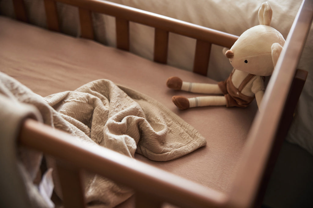 Minkštas žaislas – pelytė, baltos spalvos