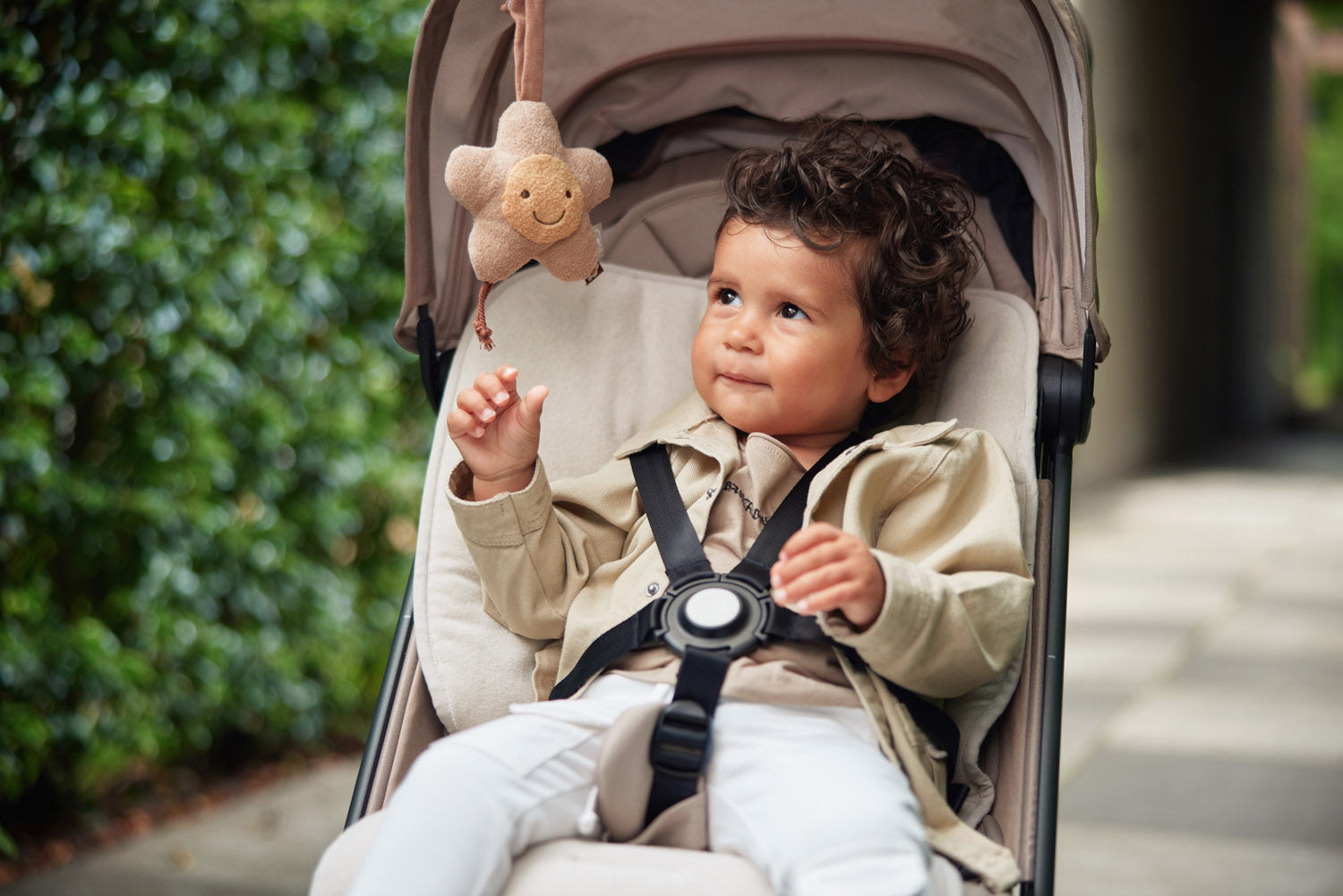Vežimėlio pakabinamas žaisliukas „Spring Garden Bloom“, įvairiaspalvis