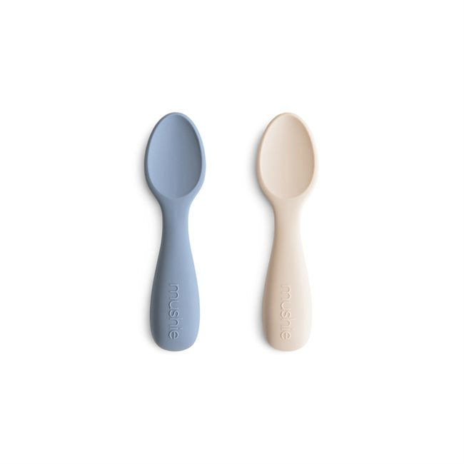 Silikoniniai pirmieji šaukšteliai „Toddler Starter Spoons“, 2 vnt. – Tradewinds/Shifting Sand