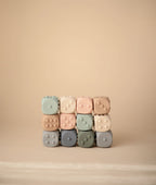 Spaudžiamas žaislas „Kauliukai“, 2 vnt. – Cambridge Blue/Shifting Sands