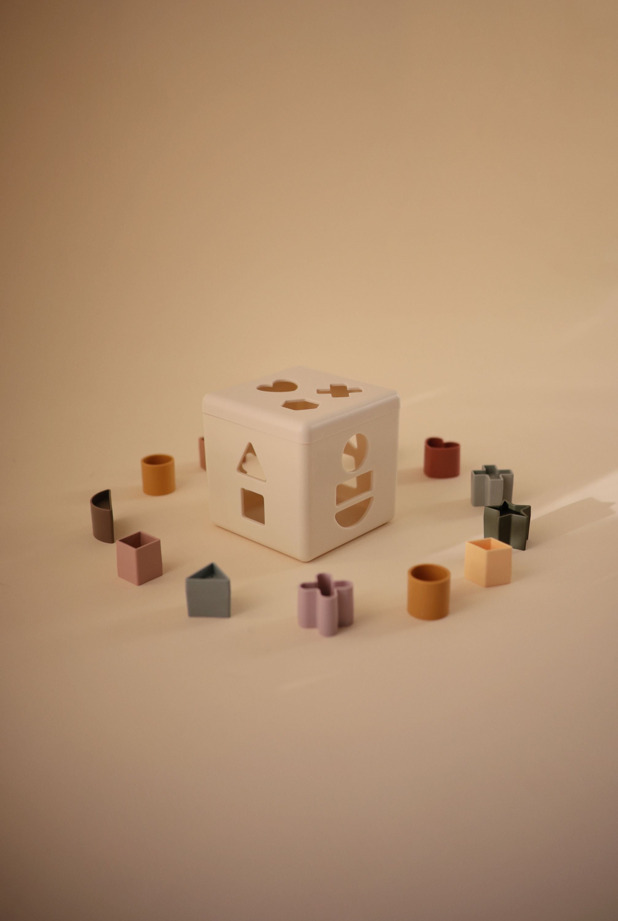 Mushie rūšiavimo dėžutė „Shape Sorting Box“ – Original