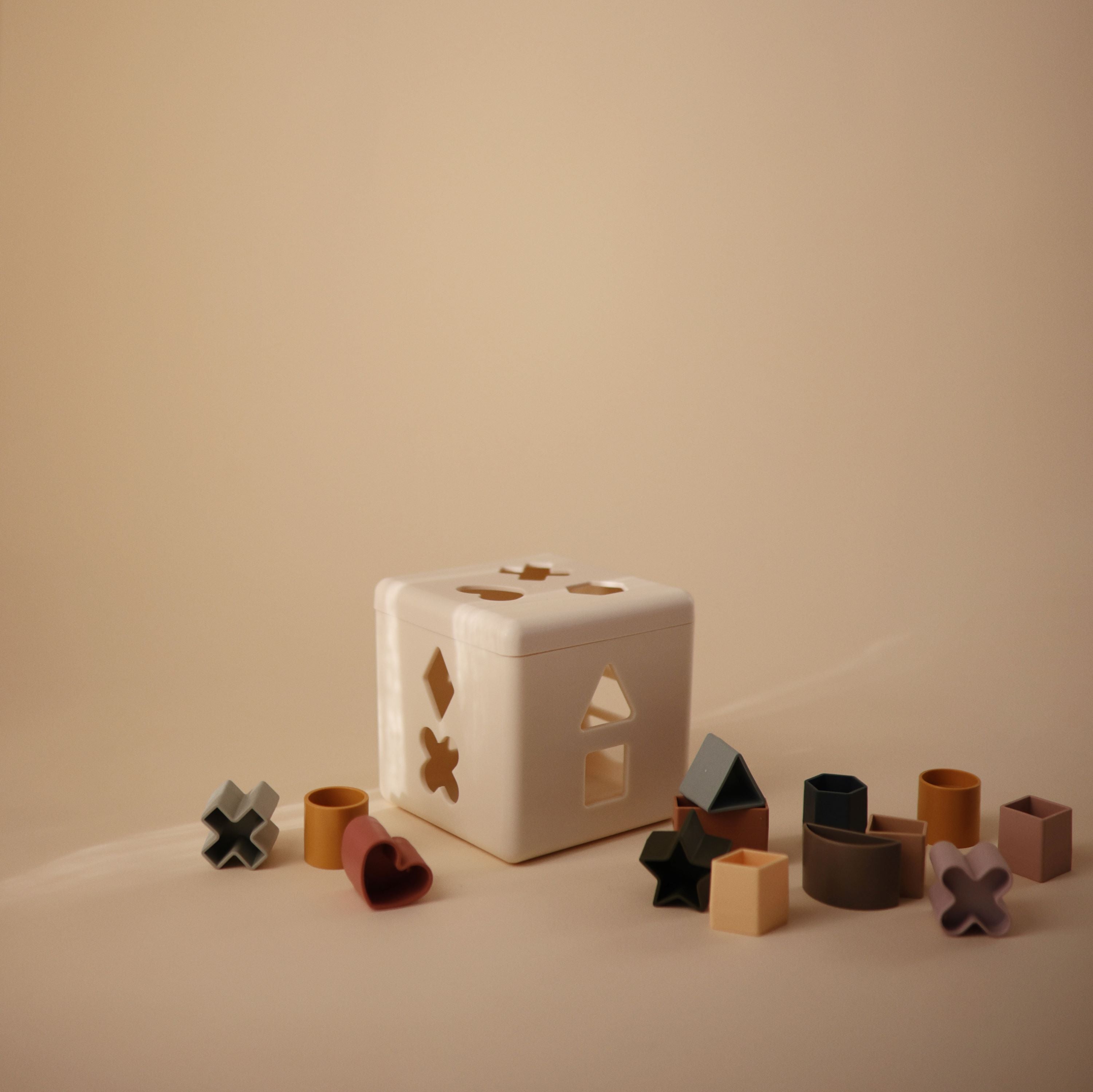 Mushie rūšiavimo dėžutė „Shape Sorting Box“ – Original