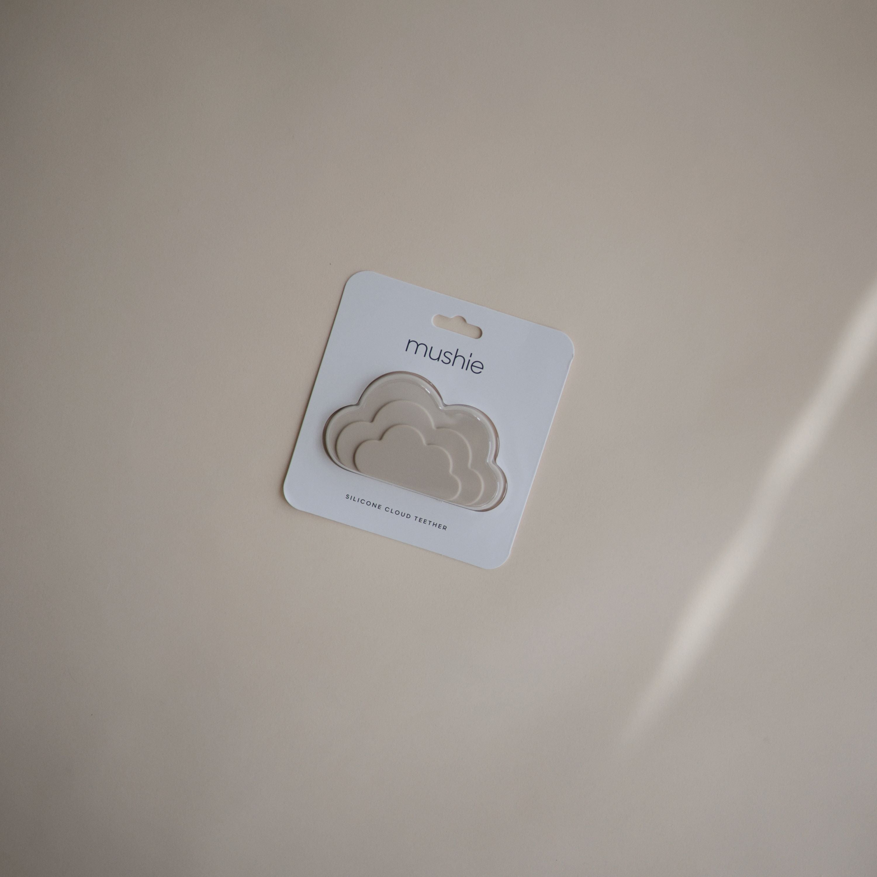 Mushie kramtukas „Debesis“ – Gray