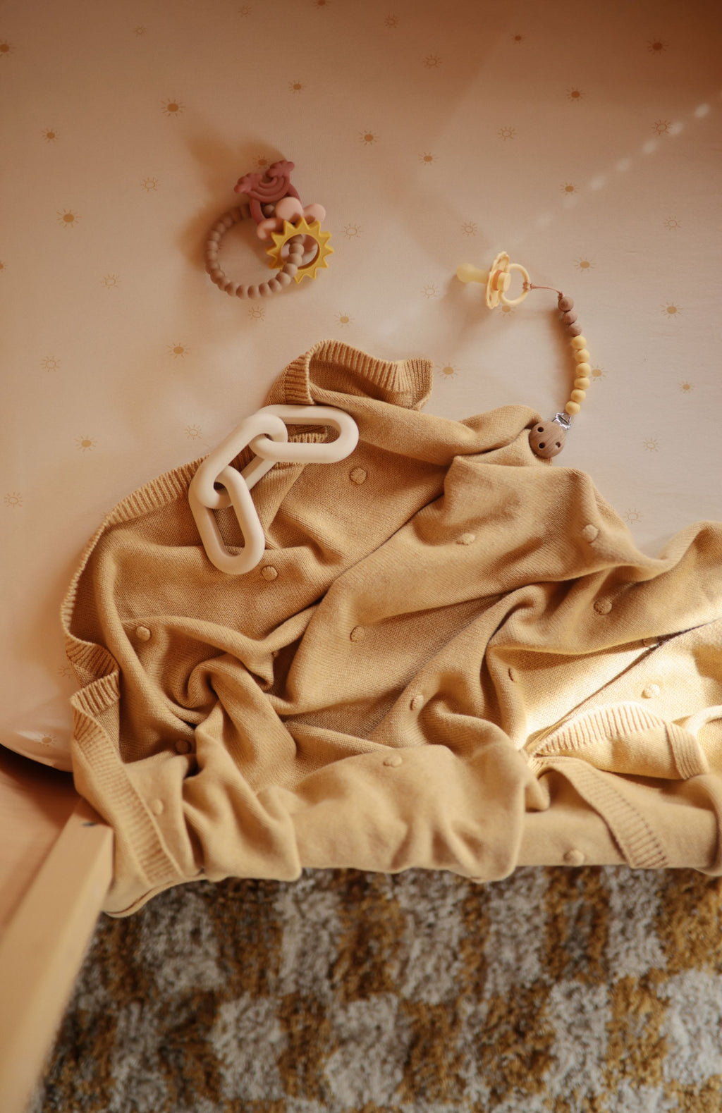 Megztas kūdikio pledukas „Textured Dots“ – Mustard Melange