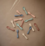 Silikoniniai pirmieji šaukšteliai „Toddler Starter Spoons“, 2 vnt. – Natural/Shifting Sand