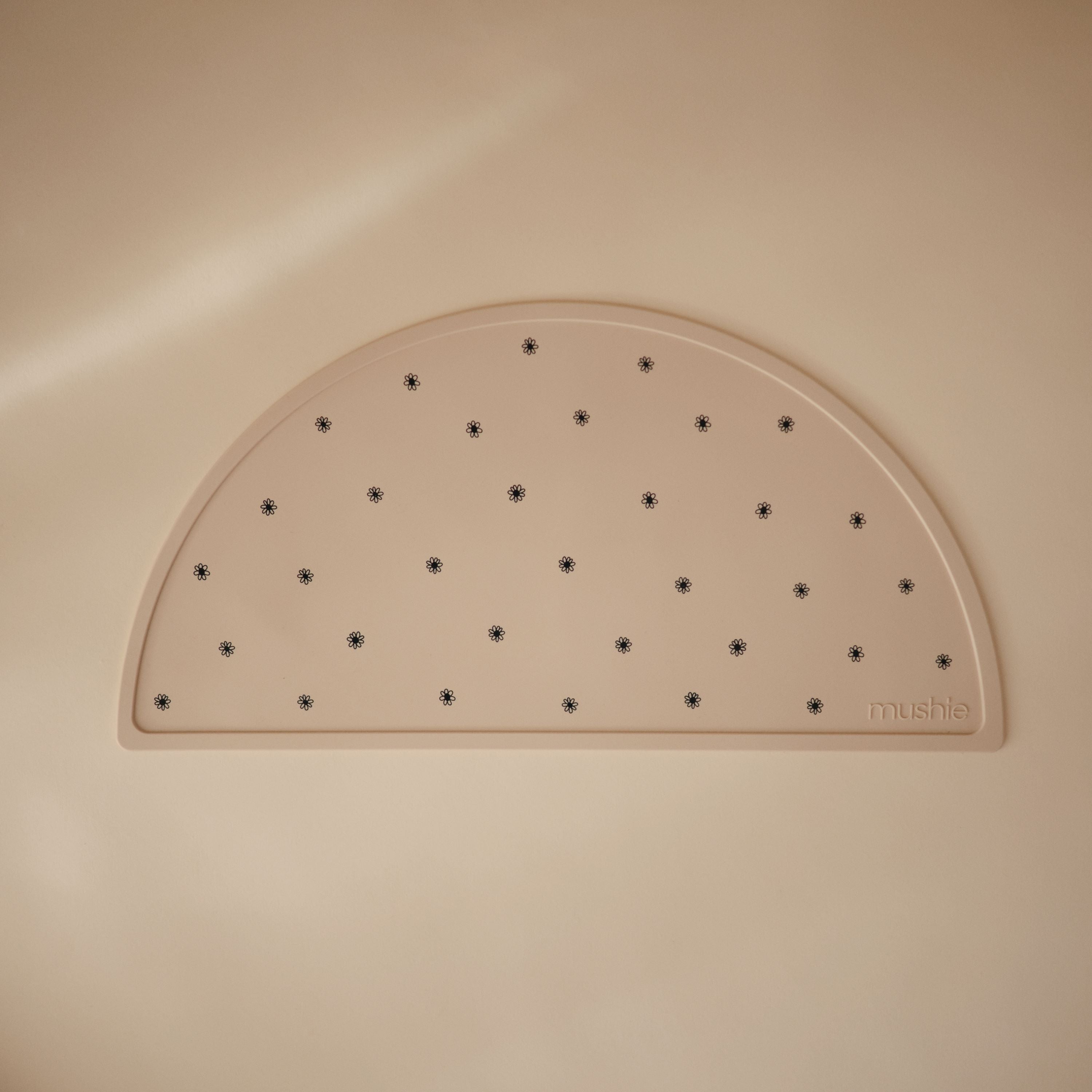 Silikoninis padėkliukas „Black Daisy“