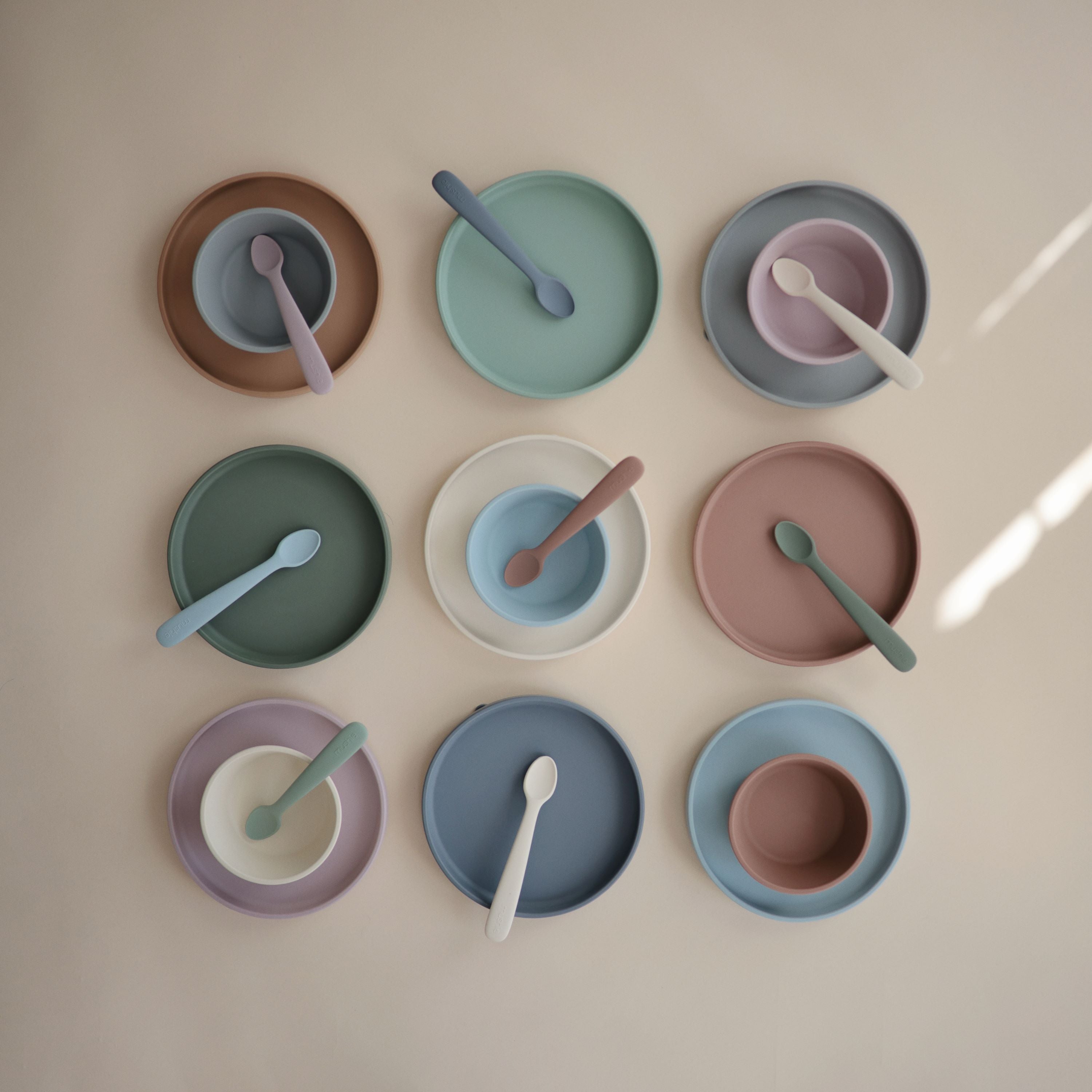 Silikoniniai maitinimo šaukšteliai „Feeding Spoons“, 2 vnt. – Dried Thyme/Natural