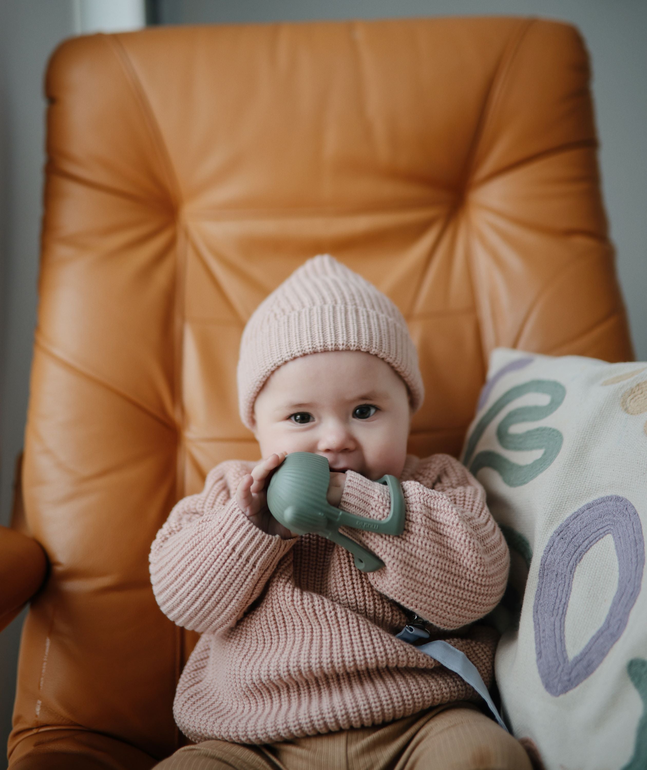 Mushie storai megztas megztinis „Chunky Knit Sweater“ – Blush, 6–9 mėn.